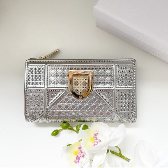 Dior Handbags - Diorama wallet